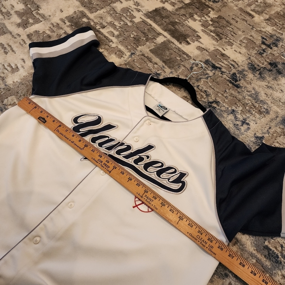 Yankees button down jersey 2XL. - Picture 8 of 16